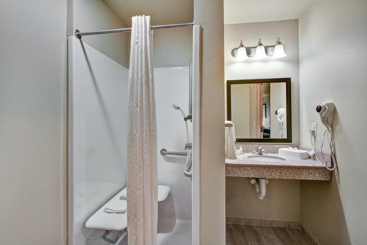 Cobblestone Hotel & Suites Pulaski/Green Bay Eksteriør bilde